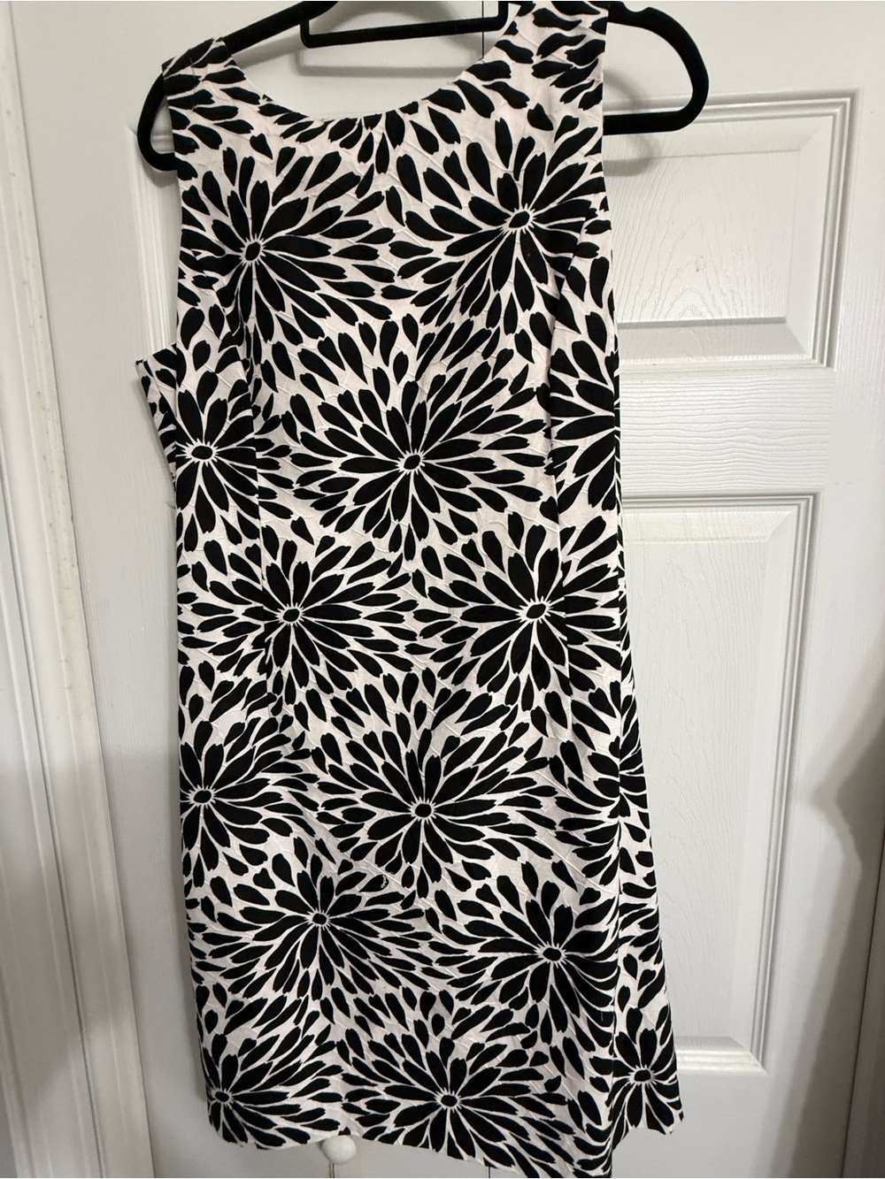 Black & White Floral Midi Dress - Elegant Sleeveless Sheath